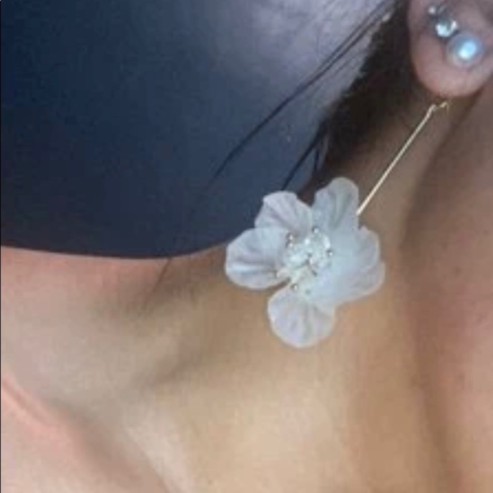 🤩Host pick🤩Floral drop earrings - Picture 4 of 5